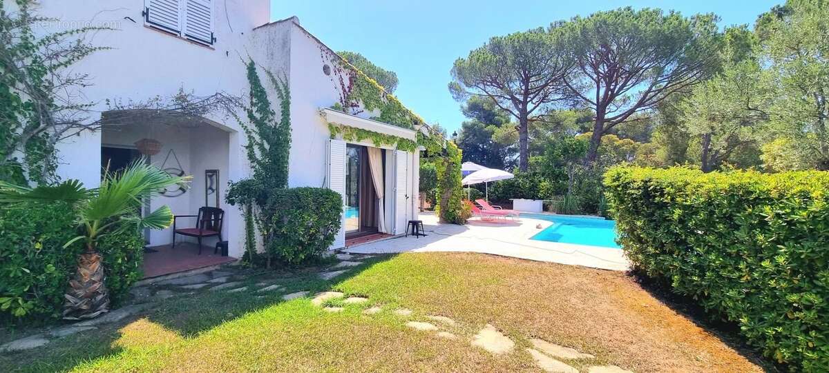 Maison à VILLENEUVE-LOUBET