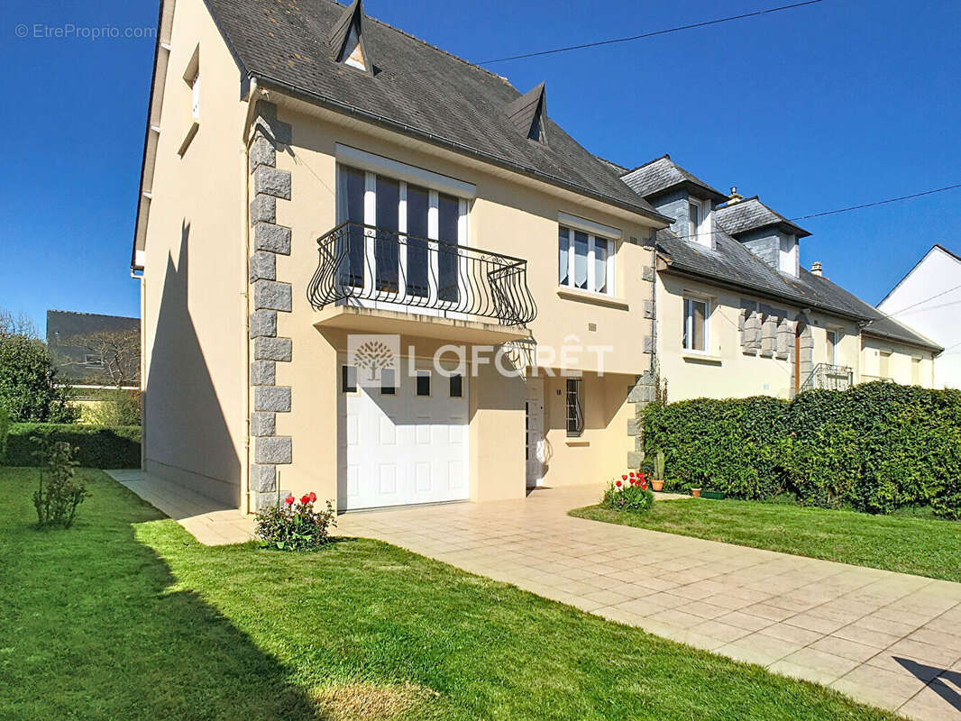 Maison à SAINT-JACQUES-DE-LA-LANDE