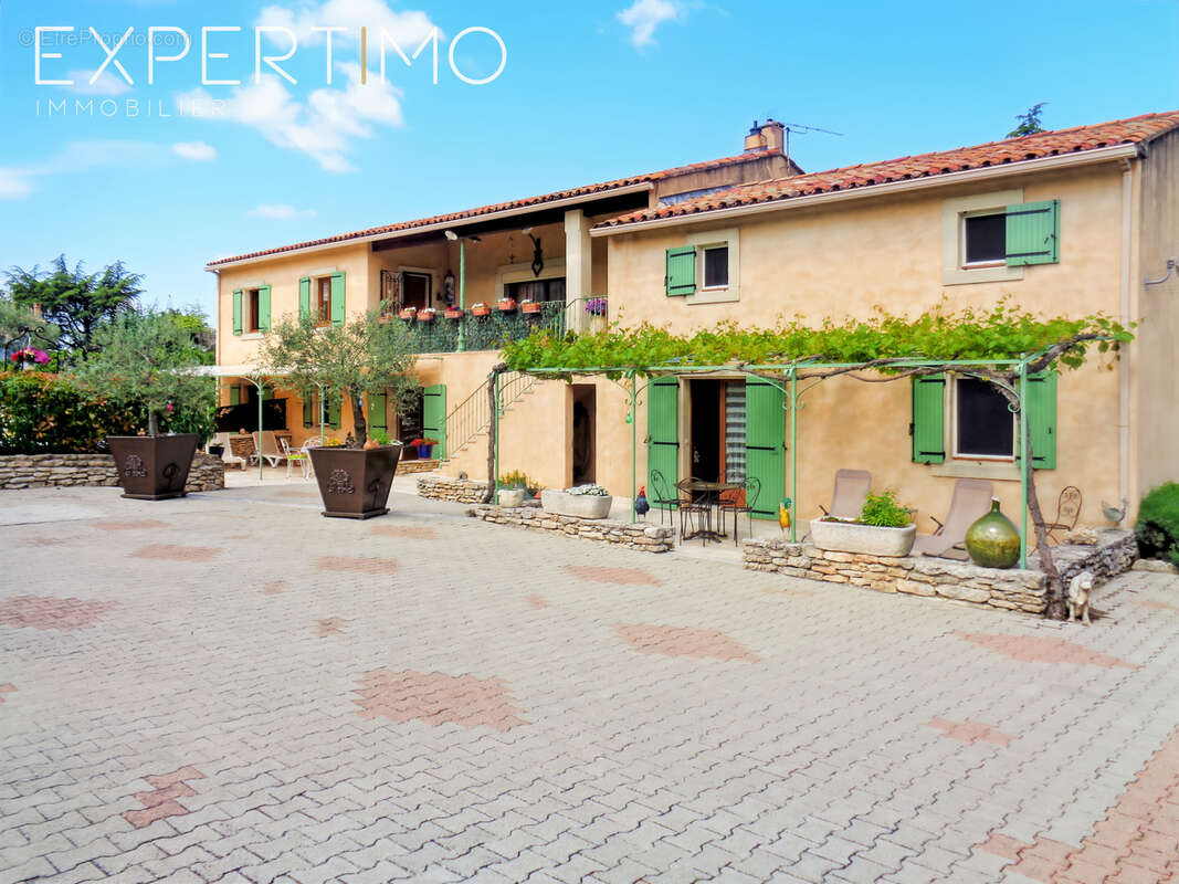 Appartement à BONNIEUX