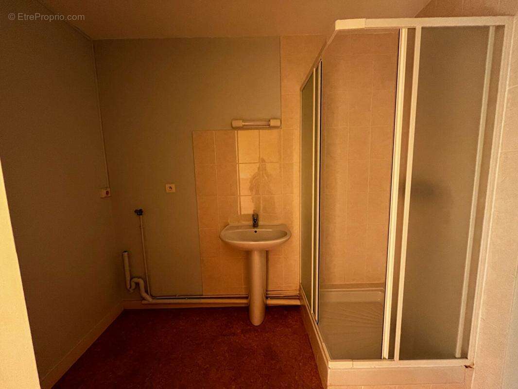 Appartement à PELLOUAILLES-LES-VIGNES