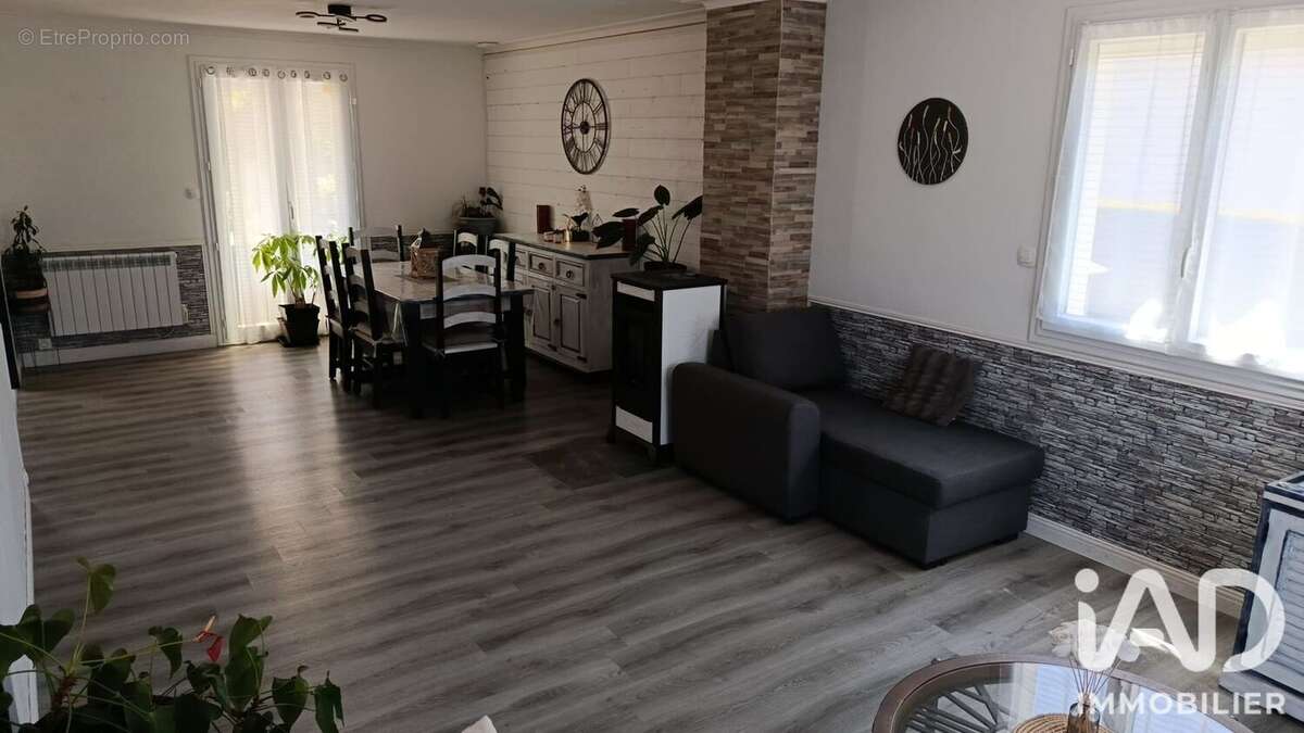Photo 3