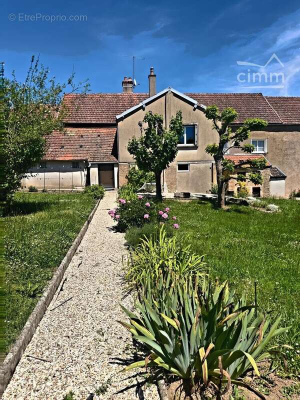 A vendre-maison ancienne de plain-pied-110 000€ fai - photo 6