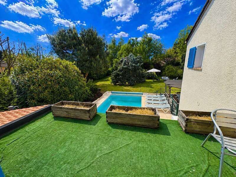 Maison à CHATEAUFORT