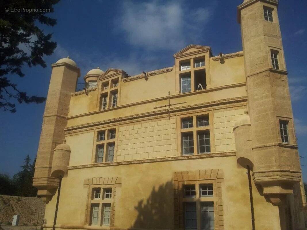 Appartement à REMOULINS