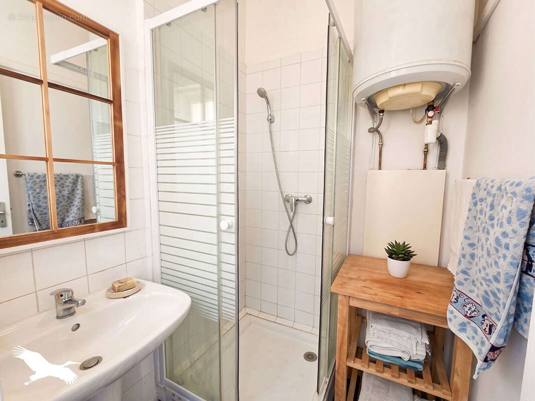 Appartement à MARSEILLE-1E