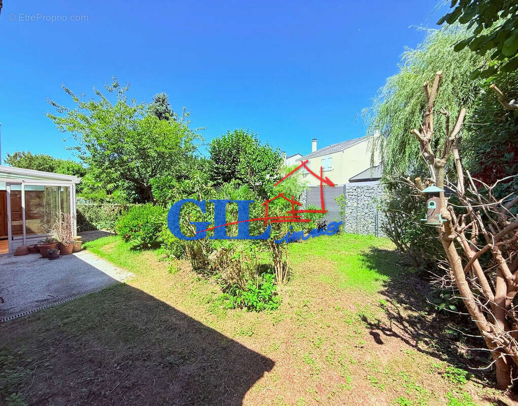 Maison à SAVIGNY-LE-TEMPLE