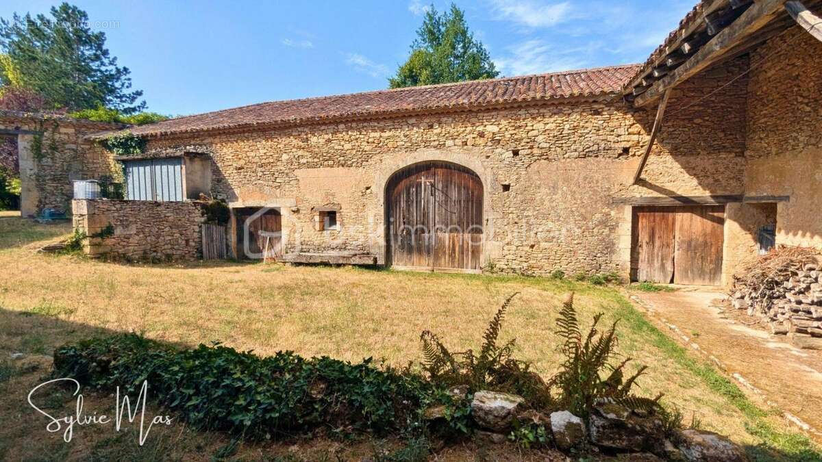 Propriété de caractère sur 6 hectares avec dépendances - photo 4