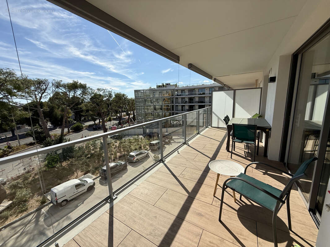 Appartement à SAINT-LAURENT-DU-VAR