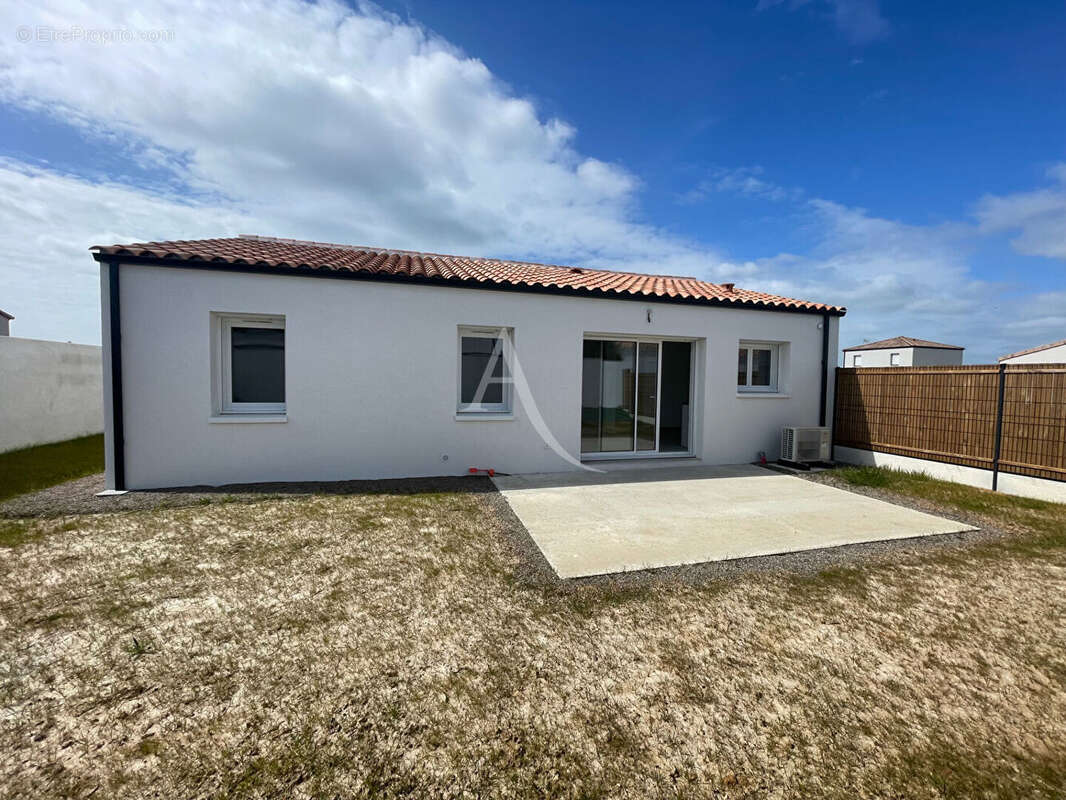 Maison à SAINT-VINCENT-SUR-JARD