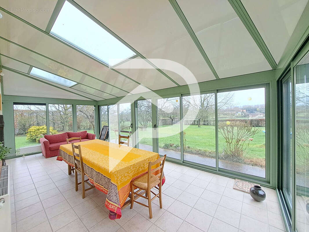 Maison à ONS-EN-BRAY