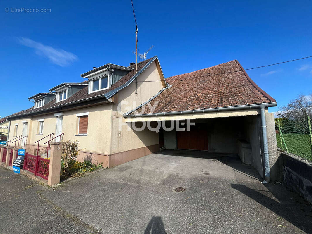 Maison à LACHAPELLE-SOUS-ROUGEMONT