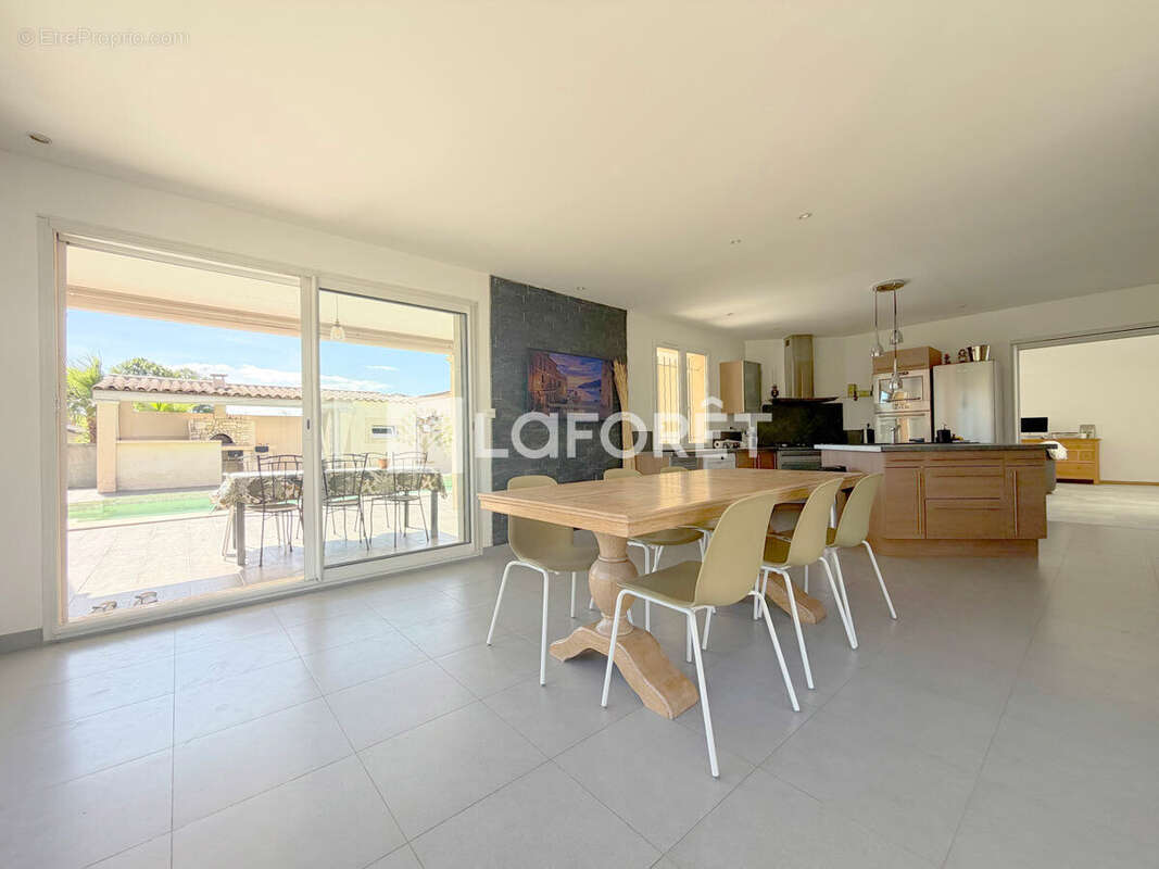 Maison L Isle Sur La Sorgue 6 pièce(s) 175 m2 - photo 5