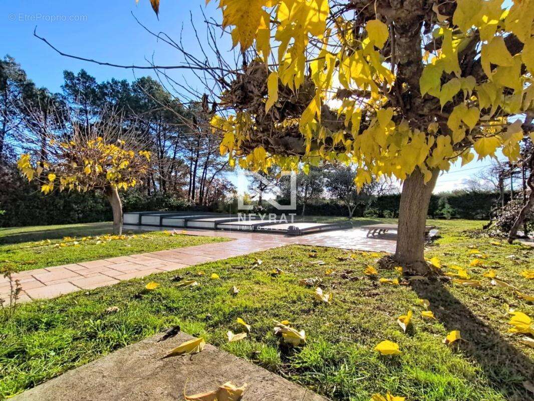 A tourrettes - propriete - proche golf de terre blanches - piscine - tennis - appartement independant - photo 12