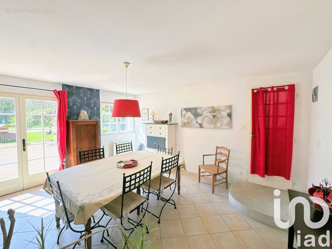 Photo 1 - Maison à SAINT-VICTOR-DE-CESSIEU