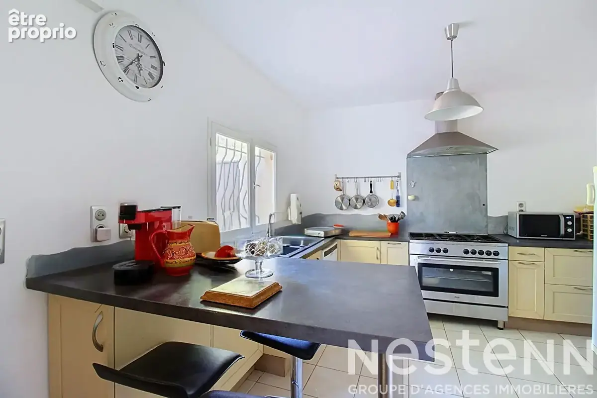 A VENDRE DRAGUIGNAN - Propriété d'environ 240 m² avec deux maisons, studio indépendant, piscine et dépendances sur 3 000 m² de t - photo 14