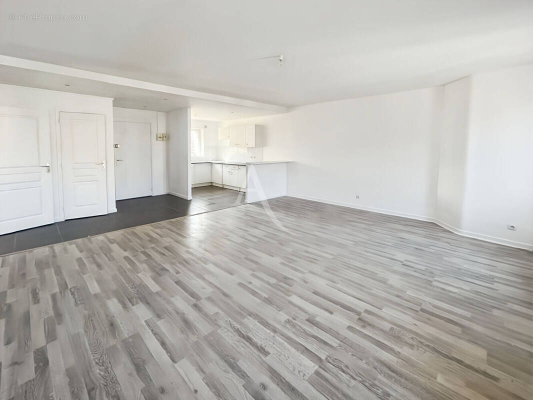 Appartement à SAINT-MICHEL-SUR-ORGE