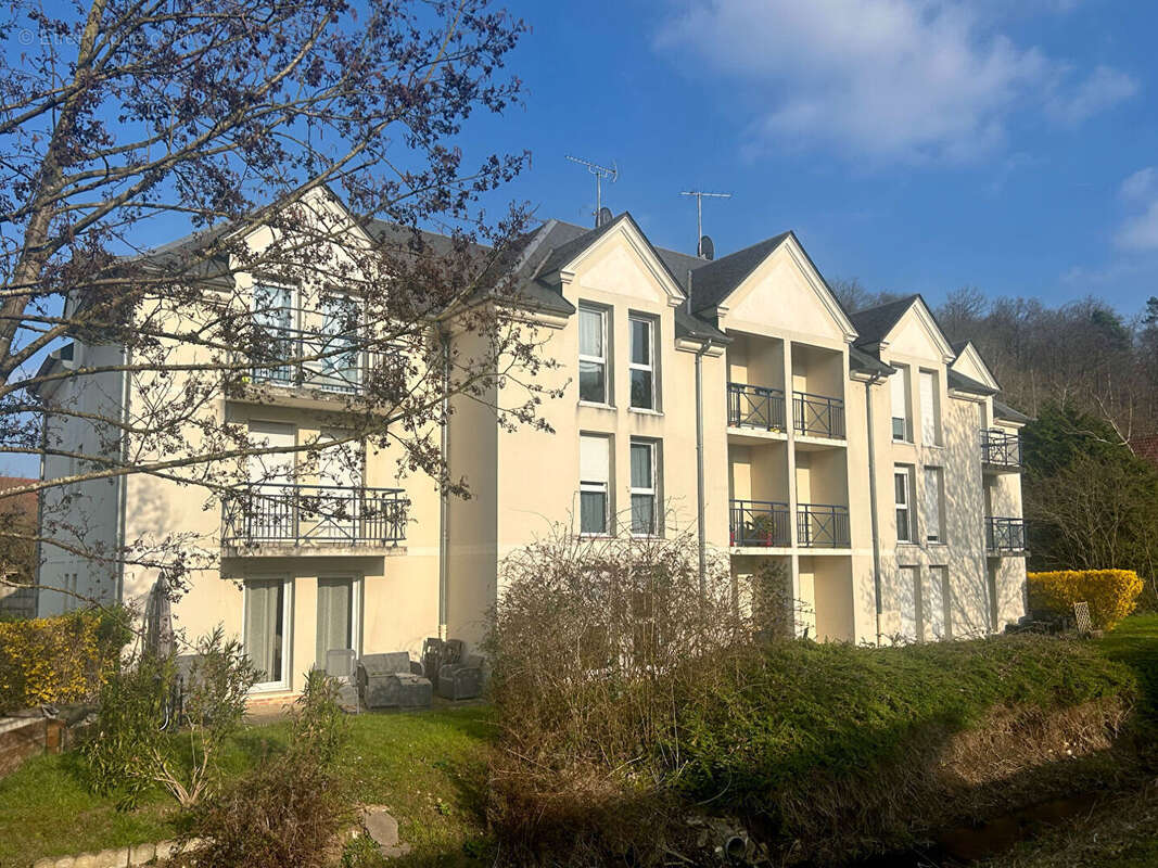 Appartement à VERNEUIL-EN-HALATTE