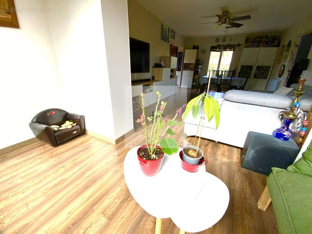 Maison à MONTELIMAR