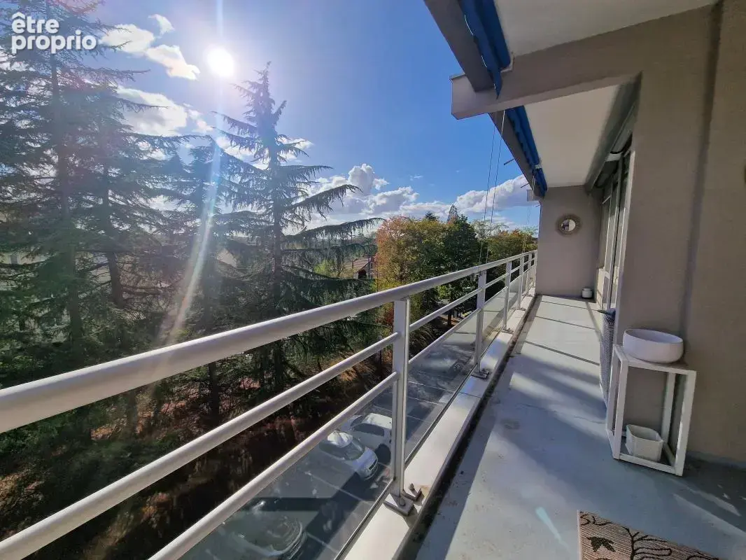 Appartement F4 de 79m² habitables situé au troisième étage avec cave et place de parking - photo 12