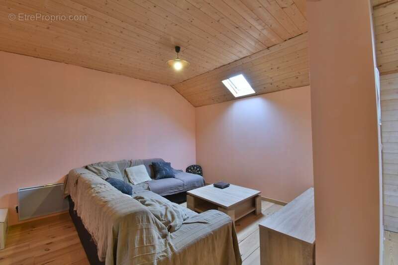 Maison à SAINT-LEGER-MAGNAZEIX