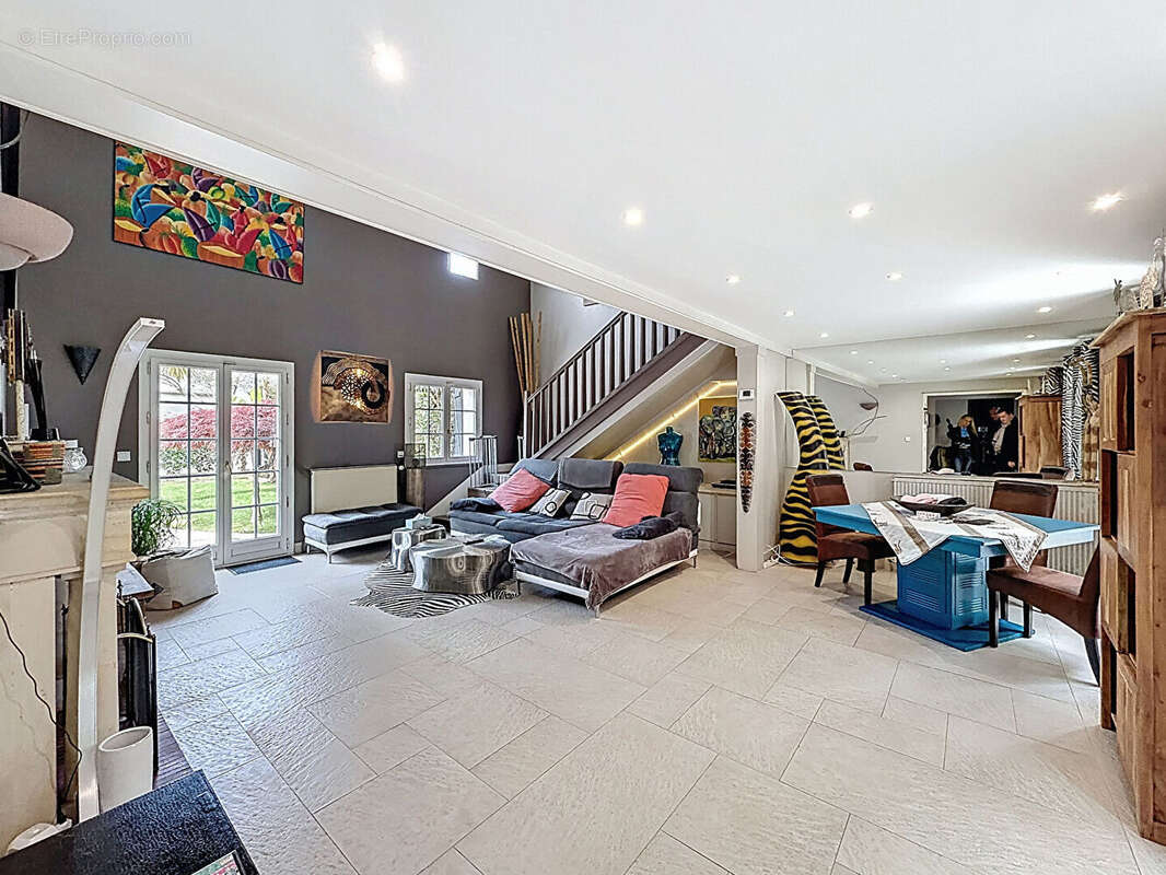 Maison à SAINT-MAUR-DES-FOSSES