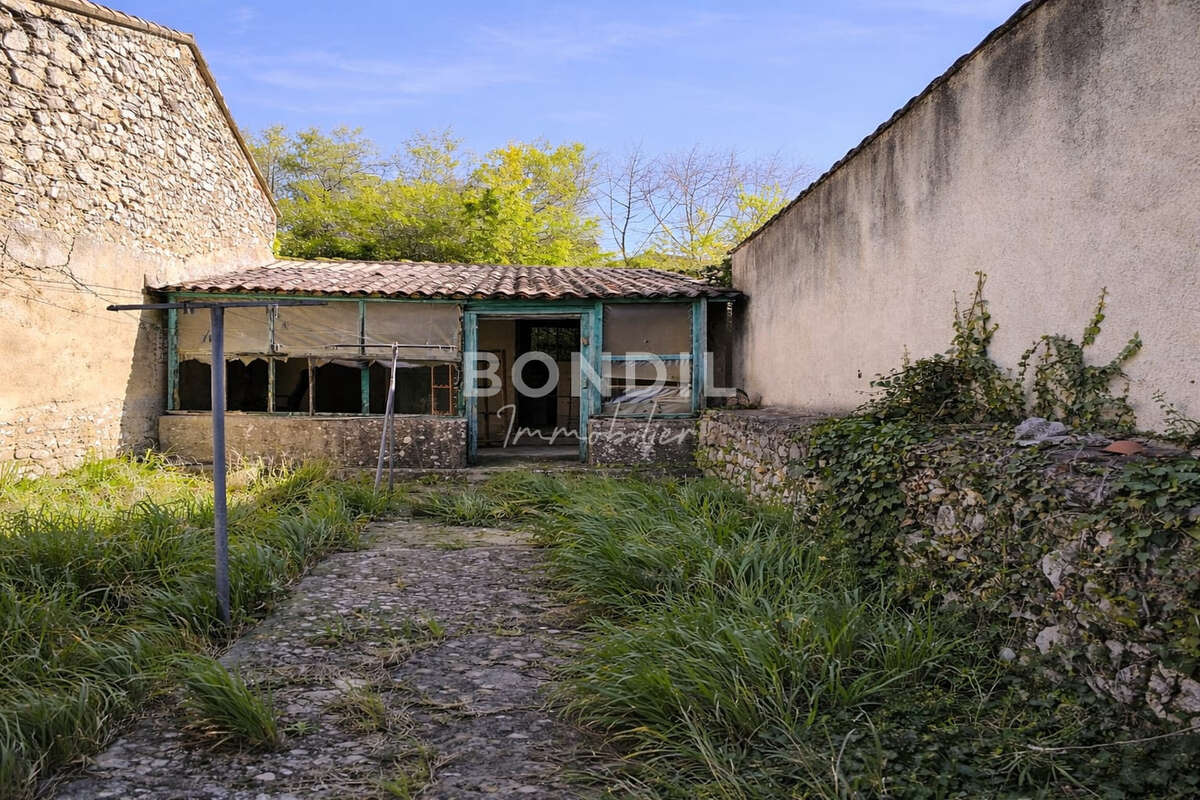 Maison à LA BASTIDE-DES-JOURDANS