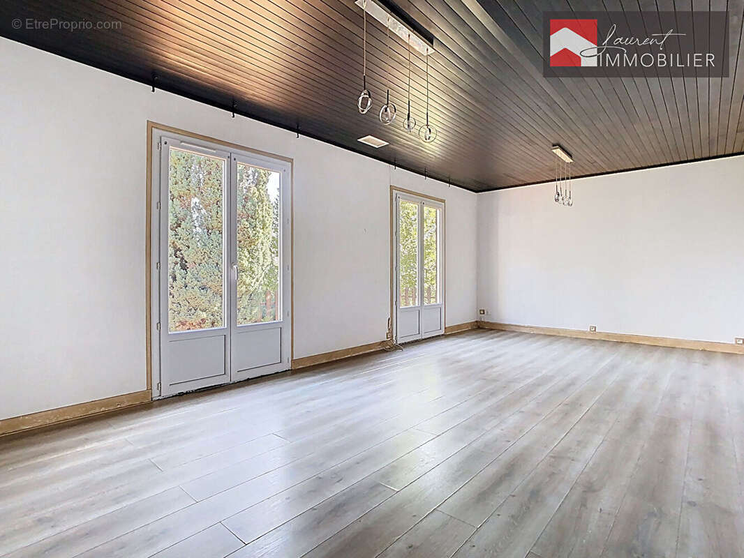 Maison à PONT-DE-VAUX