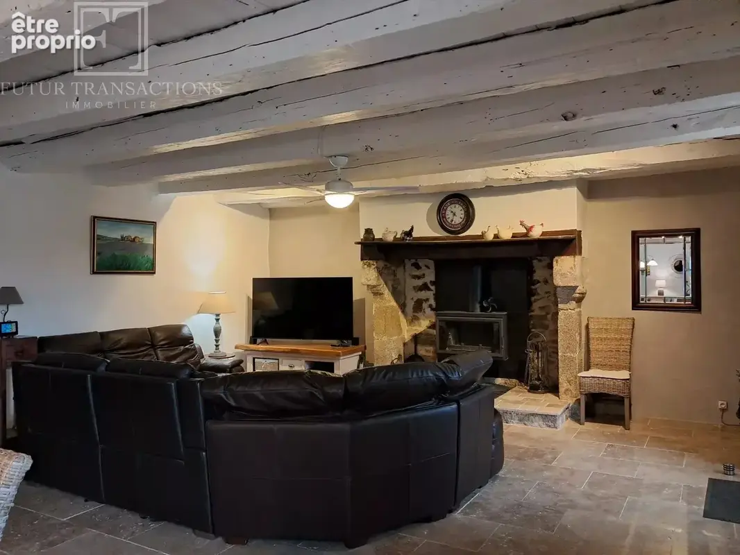 Maison de caractère sur 8175 m² - photo 7
