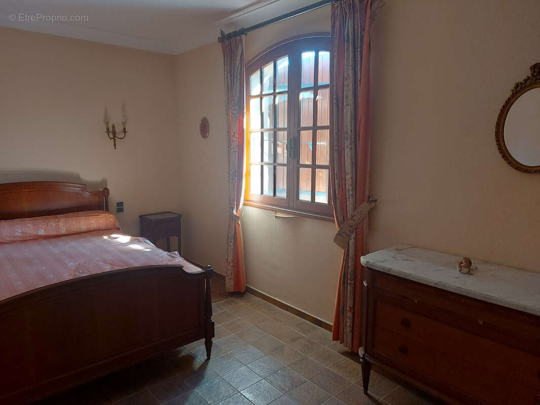 A Villelongue de la salanque grande maison de village avec potentiel - photo 14