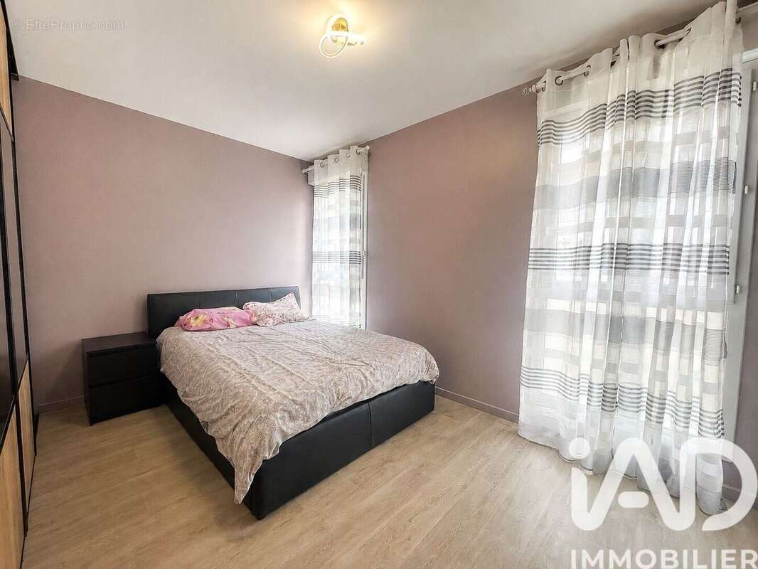 Appartement 65 m² à Romainville  - photo 4