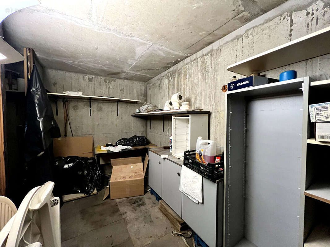 Parking à PARIS-18E