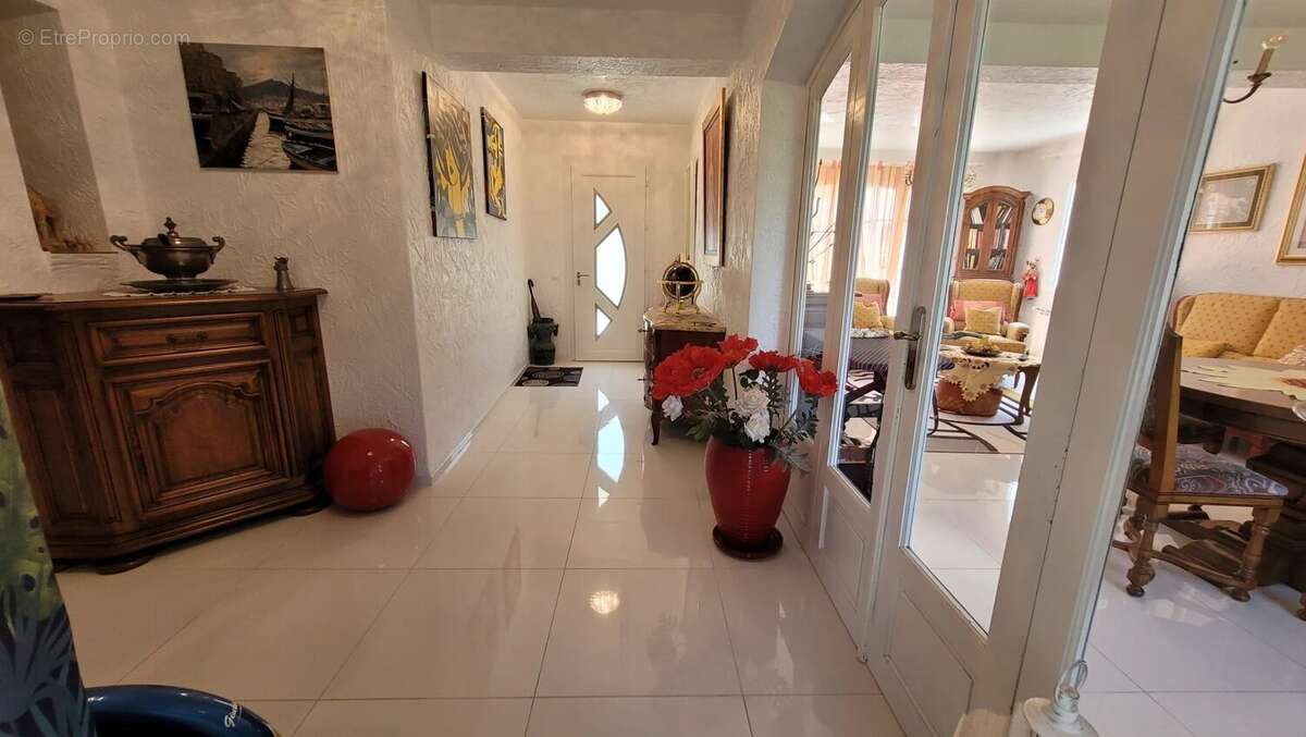 Maison à MANDELIEU-LA-NAPOULE