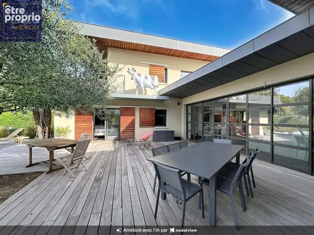 Maison - T8 -  221 m² avec piscine et terrain paysagé – Hauteurs de Saint-Genis-Laval - photo 5