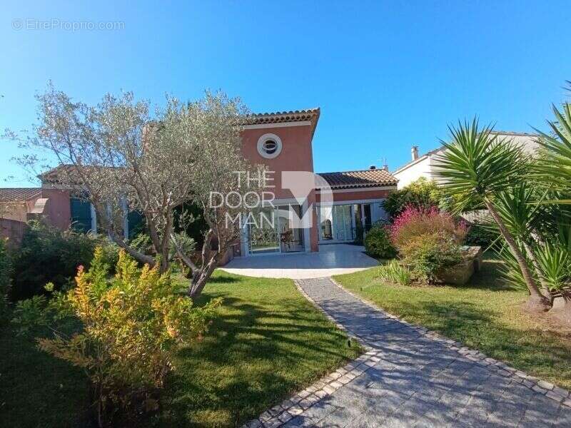 Maison à SIX-FOURS-LES-PLAGES