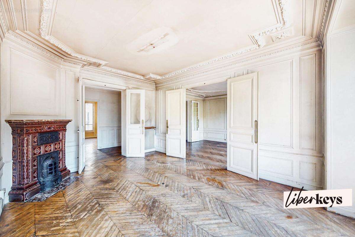 Appartement à PARIS-18E