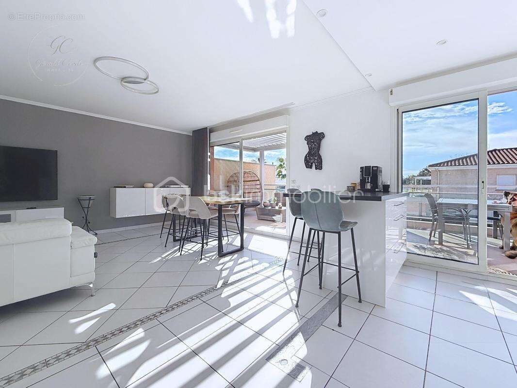 Appartement à MANDELIEU-LA-NAPOULE