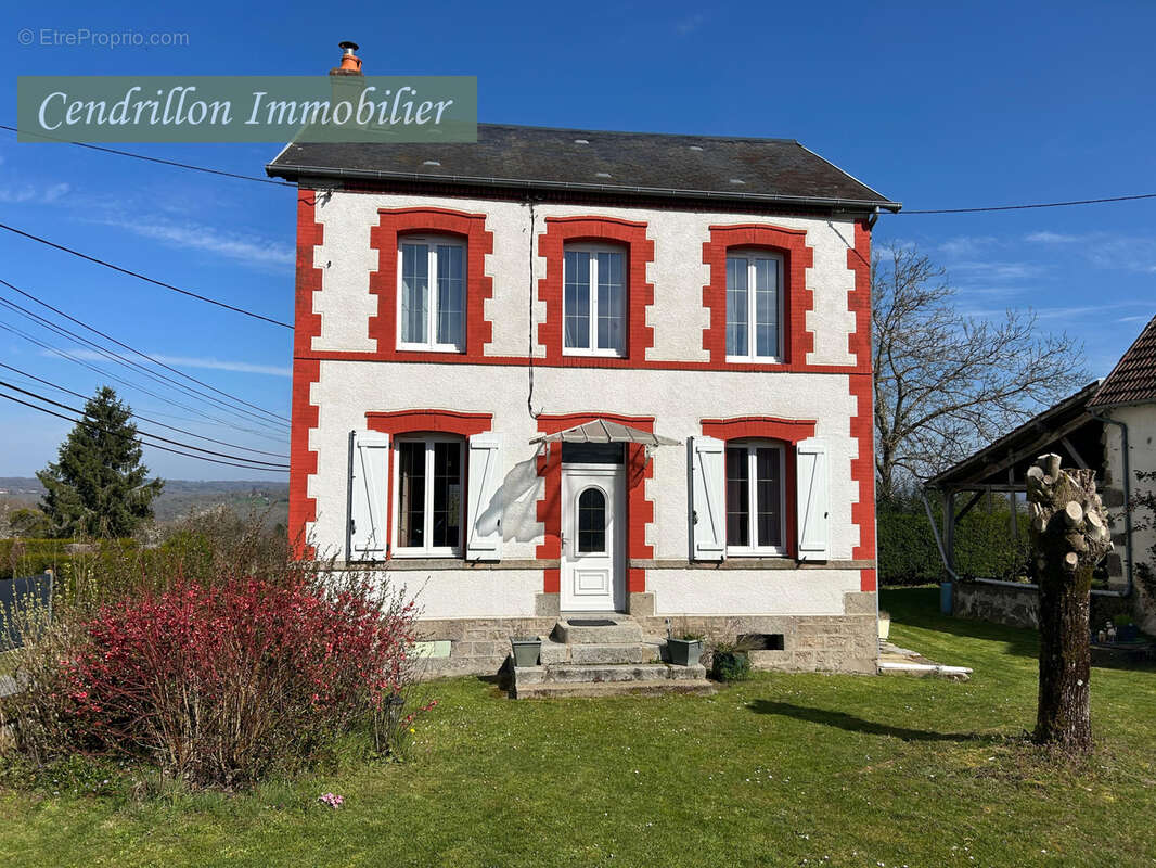 Maison à AHUN
