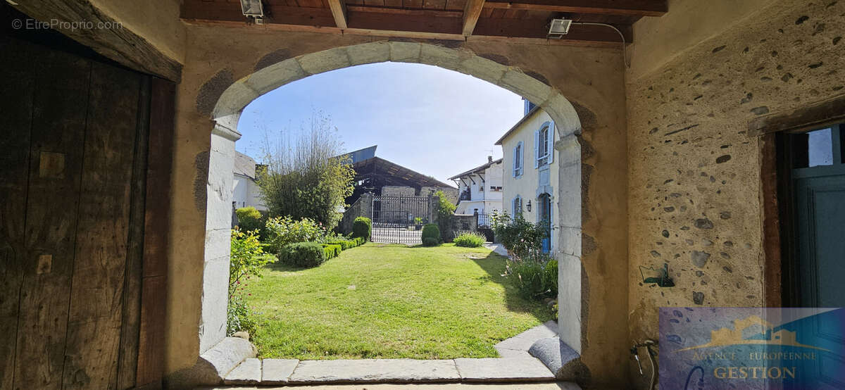 Maison à ESPOEY