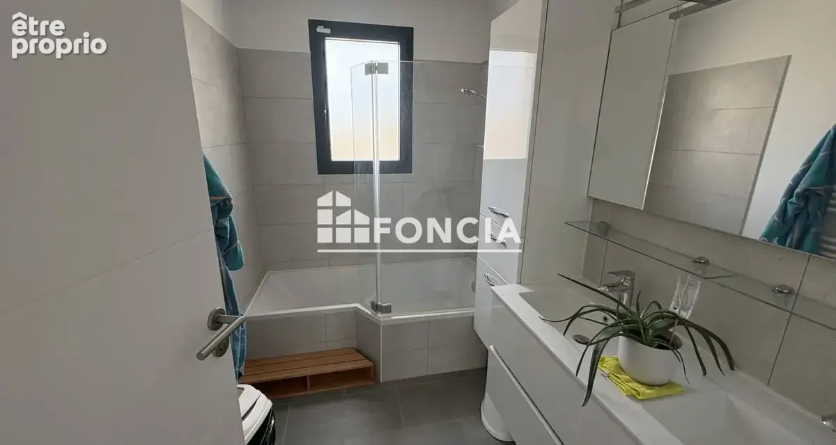 Maison de 2019 en parfait état avec jardin et garage - photo 7