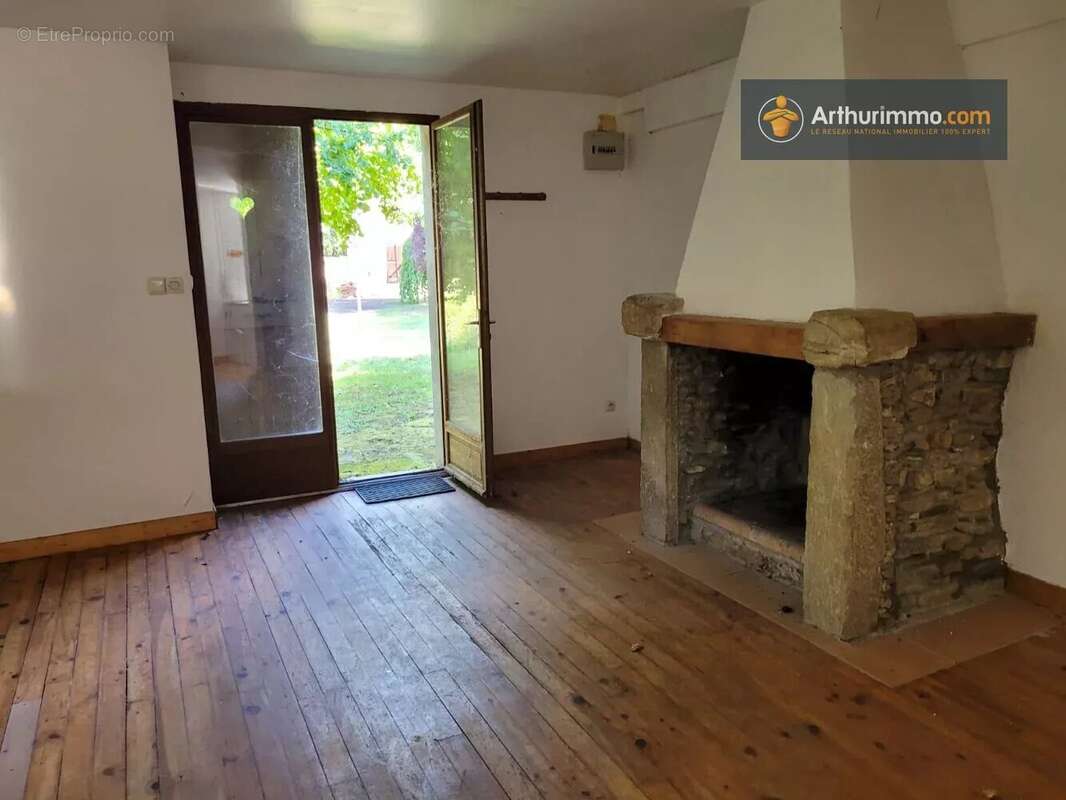 Maison à SAINTE-COLOMBE-SUR-L&#039;HERS