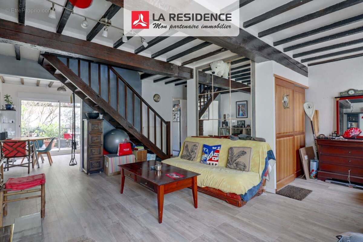 Maison à NEAUPHLE-LE-CHATEAU