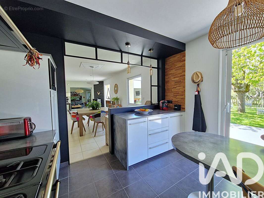 Maison 214 m² à Barbechat  - photo 7
