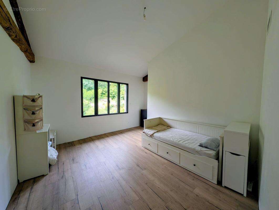 Maison de ville de caractère à fort potentiel - photo 11