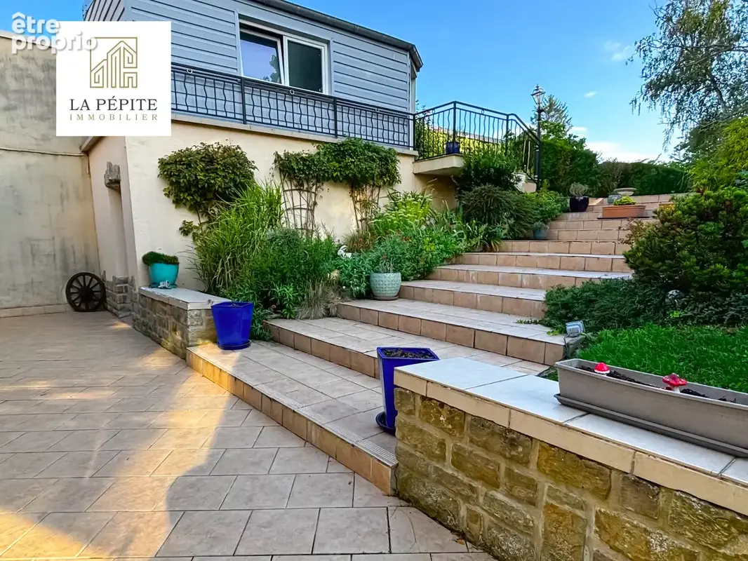Maison avec 10 pièces en vente à Avesnes-Les-Aubert (59) - photo 2