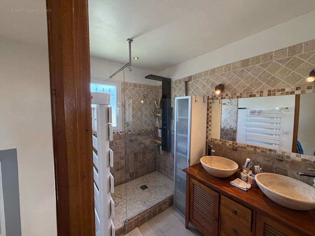 Maison St Maximin 4 pièce(s) 95 m2 + studio de 35 m² loué - photo 10