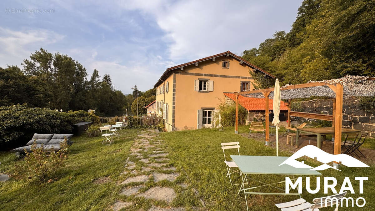 Maison à PONTGIBAUD