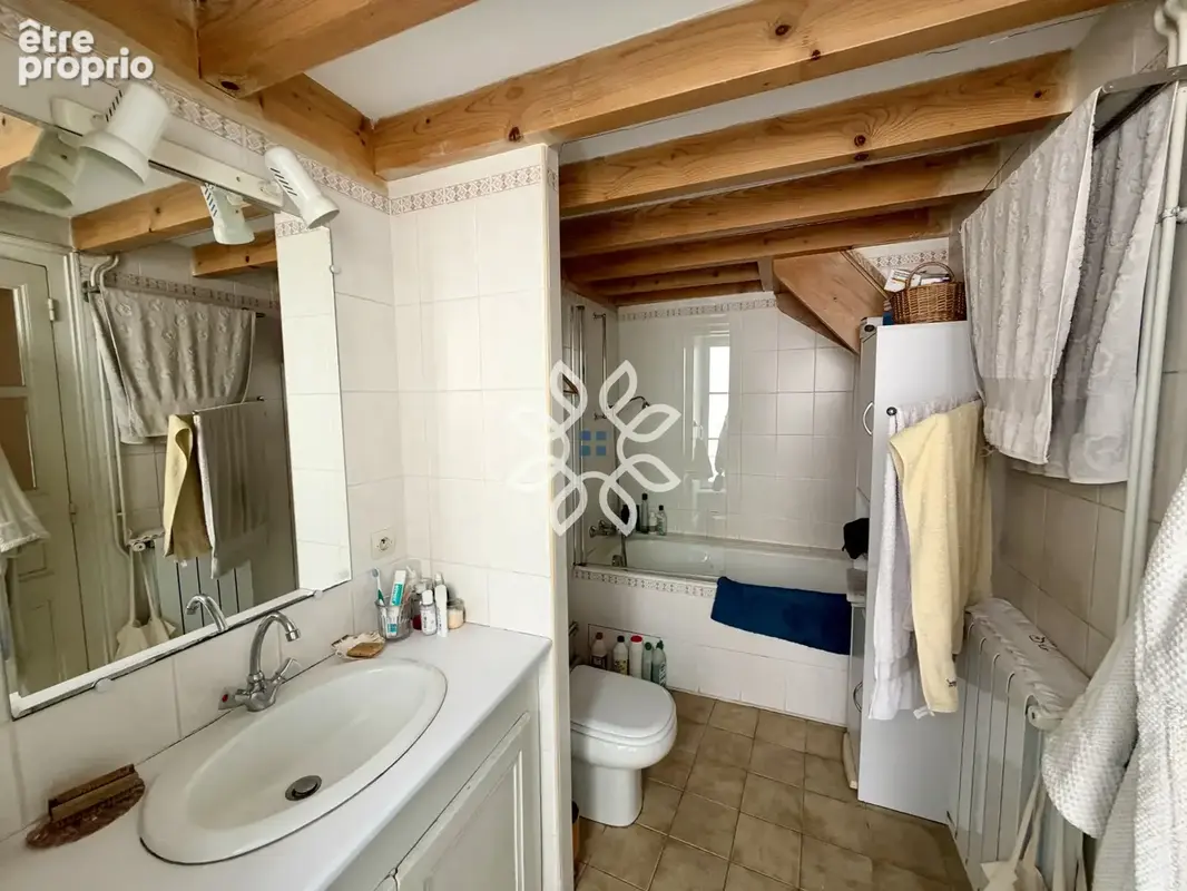 Appartement de caractère au cœur historique de Brioude, à deux pas de la Basilique - photo 10