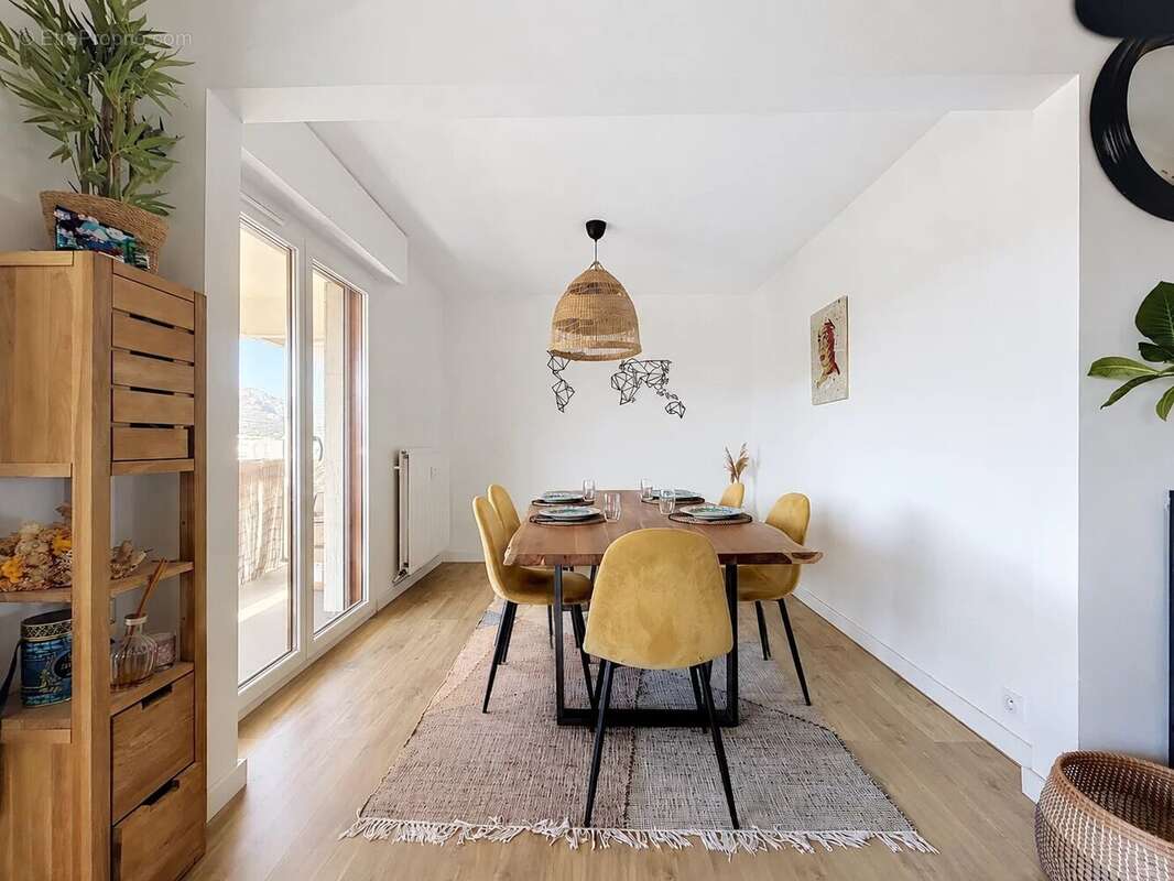 Appartement à MARSEILLE-8E