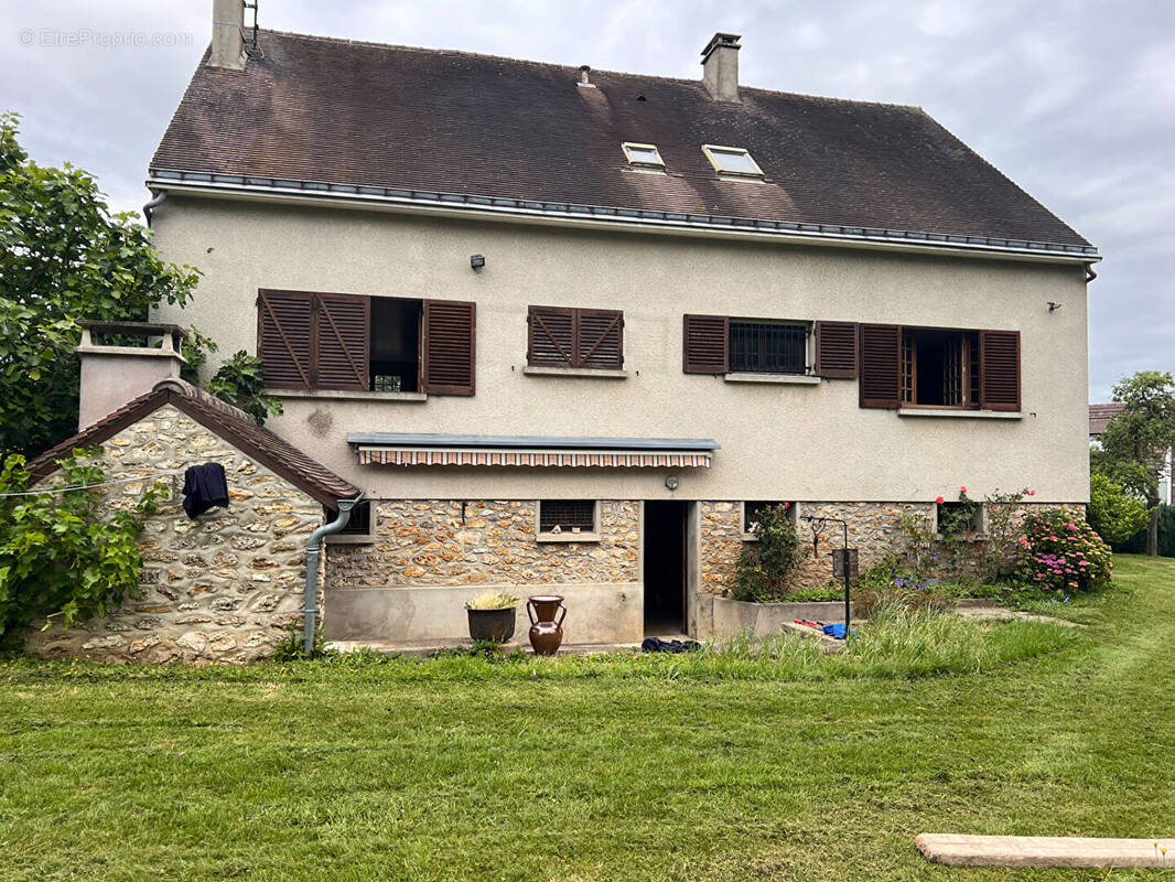 Maison à CRECY-LA-CHAPELLE
