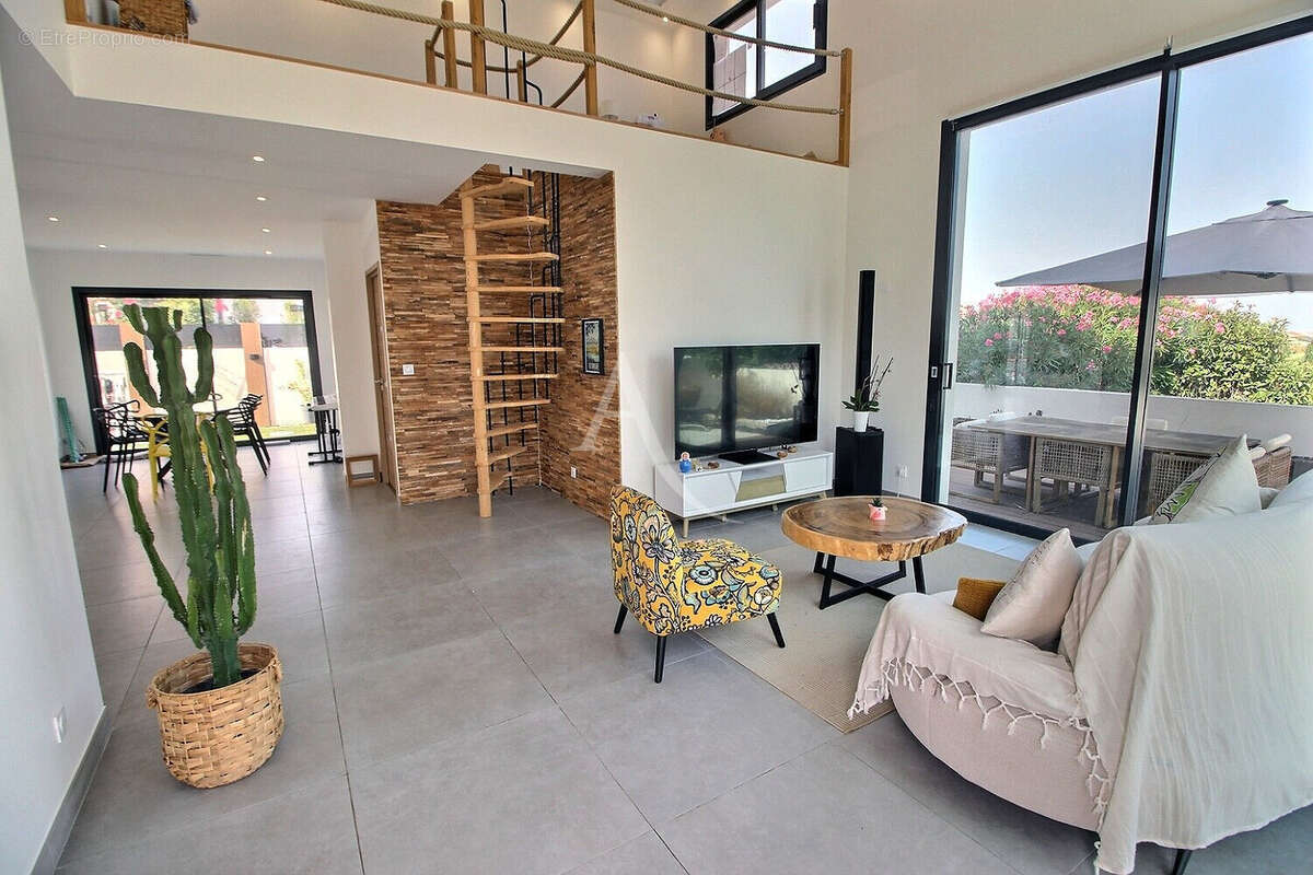Villa comptemporaine 4 faces de 110 m² habitables dans  quartier residentiel - photo 4